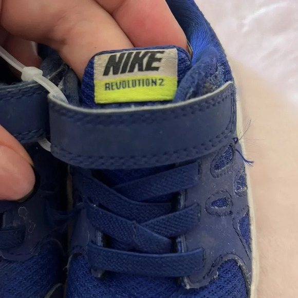 Nike sneakers, infant boys size 6 - Picture 3 of 4